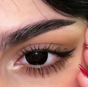 BLACK تكبير العين 