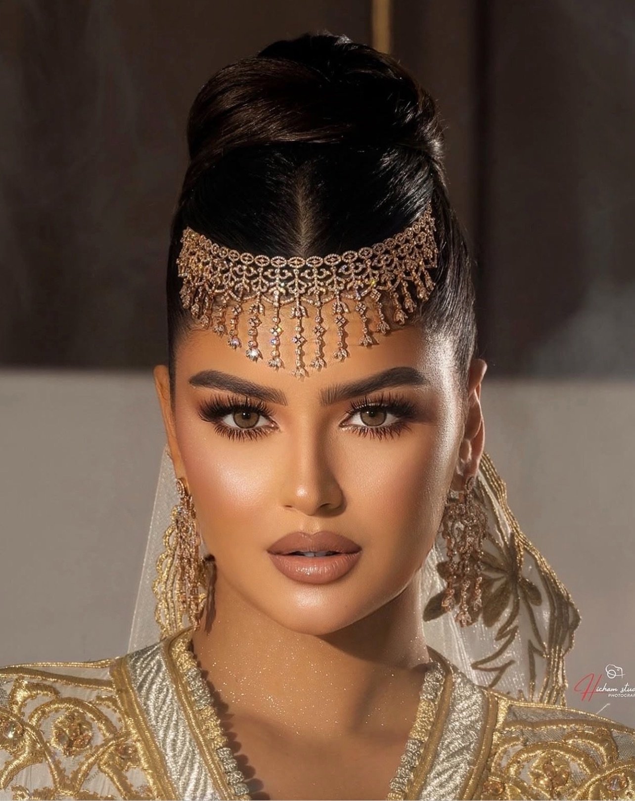 عدسات سنوية